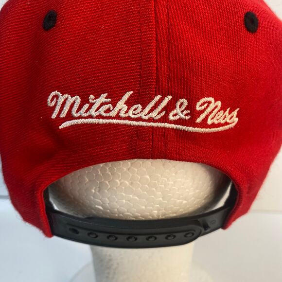 Chicago Blackhawks Hat Red Camo Bill Snapback NHL Hockey Baseball Cap - Picture 9 of 15